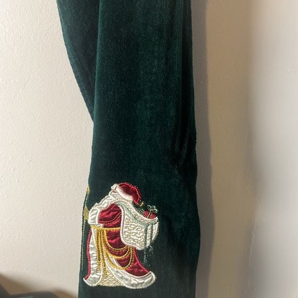 Vintage 1990s Christmas Velvet Green Embroidered Santa Claus Towels Set of 3 - Picture 14 of 14